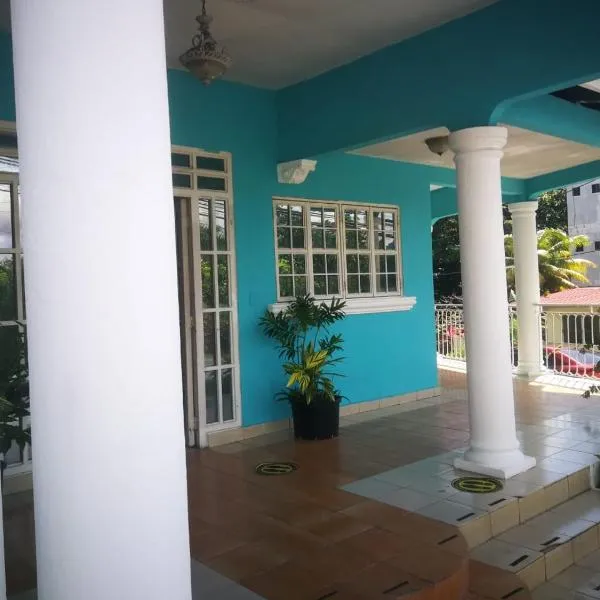 Hostal familiar Villa Nome, hotel v destinaci Penonomé