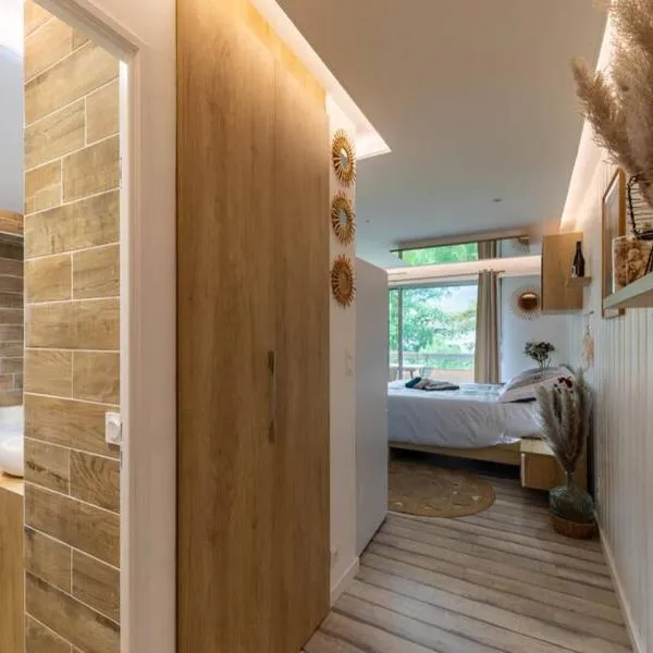 LE QUINTESSENCE: Balnéo & Luminothérapie + parking, hotel a Voiron