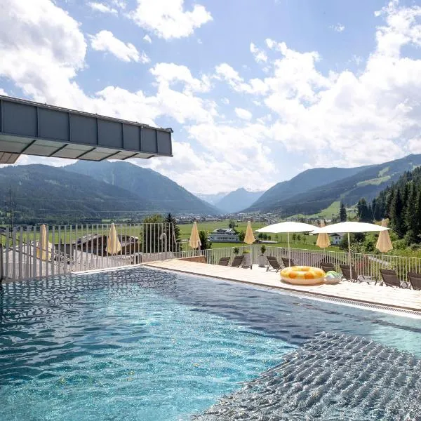 Familienhotel Felsenhof, hotel en Flachau