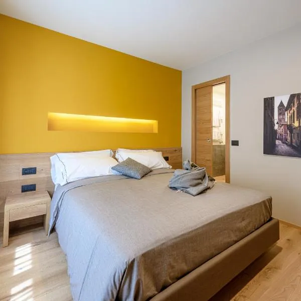 SANMARTINO SUITE, hotel v destinaci Tirano