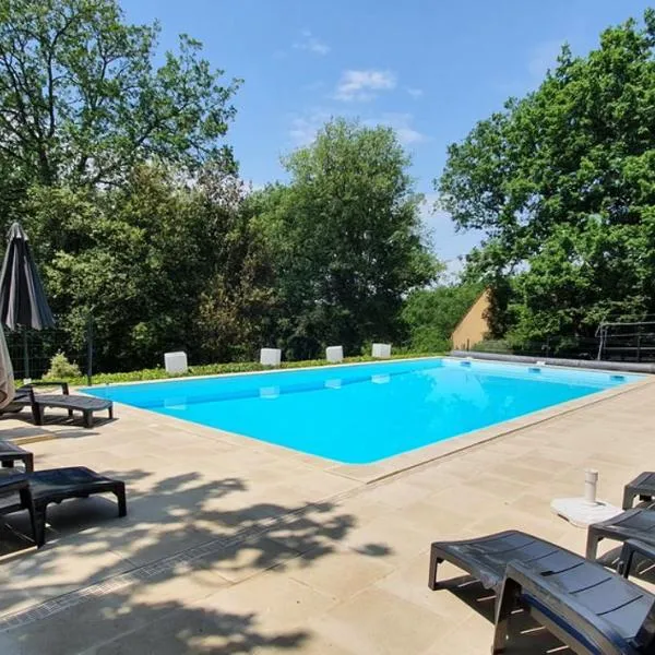 gîte le nieudegat chambre et table d'hôte piscine climatisation proche de Sarlat au coeur de la nature – hotel w mieście Simeyrols