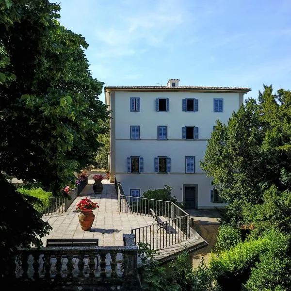 Villa Montarioso, hotel v Siene
