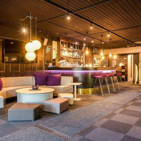 Samantta Hotel & Restaurant, hotel em Haukipudas