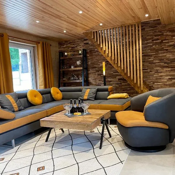 La Petite Maison au bord de l'eau, hotel in Hastière-par-delà