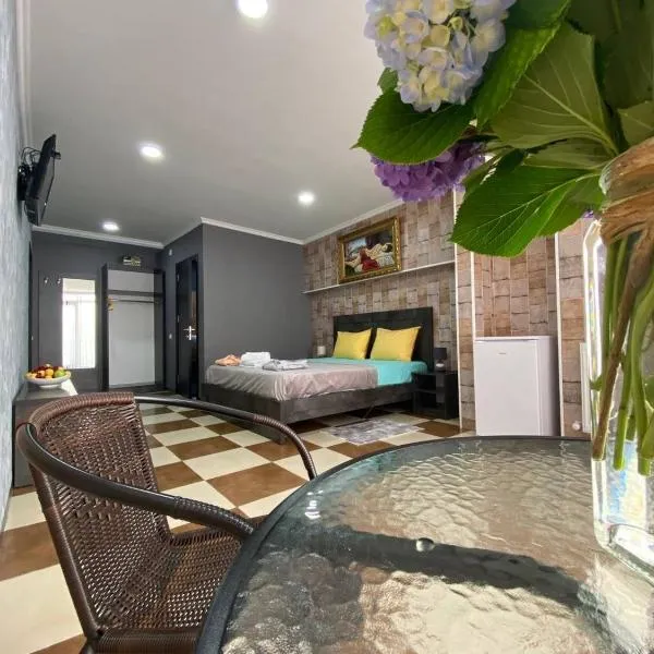 Batumi West Hotel, хотел в Батуми