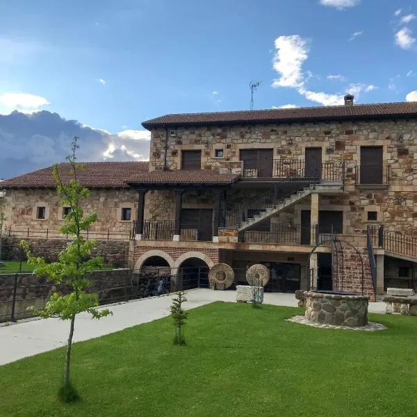 Apartamentos La Fabrica, hotel in Santa Olaja de la Vega