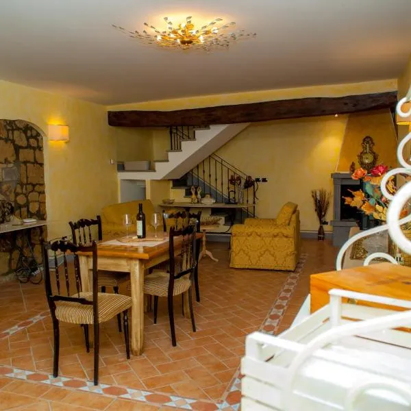 Casa Flora, hotel in Civitella dʼAgliano