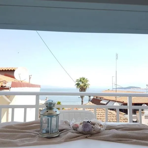 ~MelHouse~ Next to the sea, Spacious, Bright, hotel i Olympiada