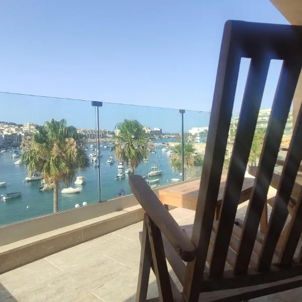 Aquamarine Sea Front Apartments - Third Floor, hotel in Marsaskala