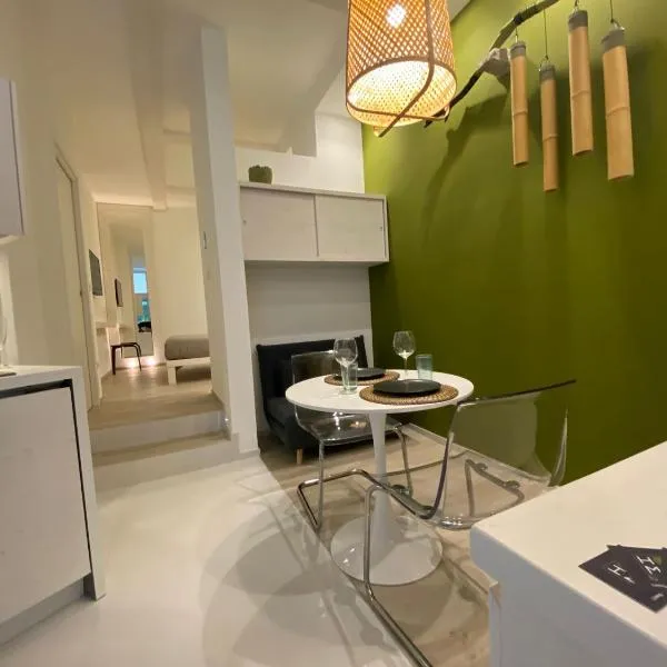 HOME 3 BED Aparthotel, hotel in Bisceglie