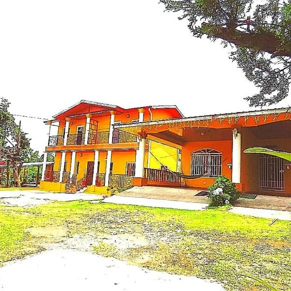 Cabañas Brisas Alto Boquete, hotel v destinaci Boquete