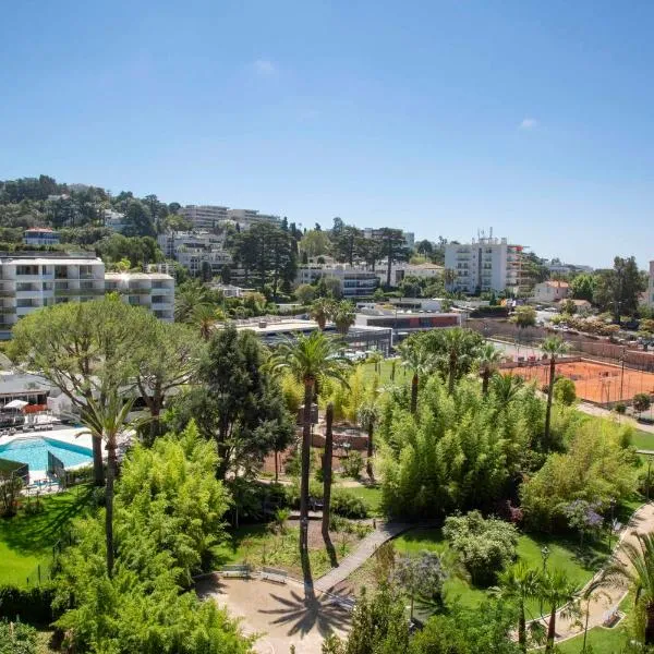Fully equipped appartment 105 m2 clear view on the sea and californie hills, hôtel à Cannes
