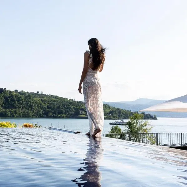 Hotel de Charme Laveno - Luxury all Inclusive, hotel v destinácii Laveno-Mombello