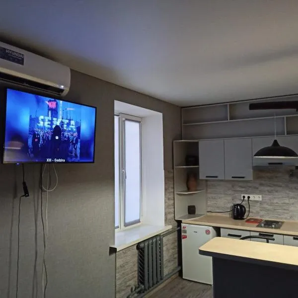 Квартира - студія, hotel in Konotop