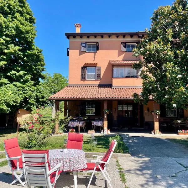 Casa Bea, hotel v destinaci Casa Rougna