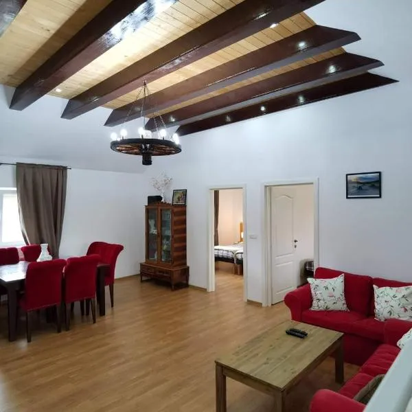 Apartament 2 camere - Casa Divertis, hotelli kohteessa Buzău