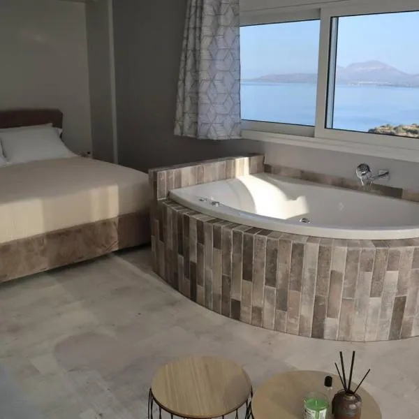 360° View Suites Tan – hotel w mieście Áyios Nikólaos