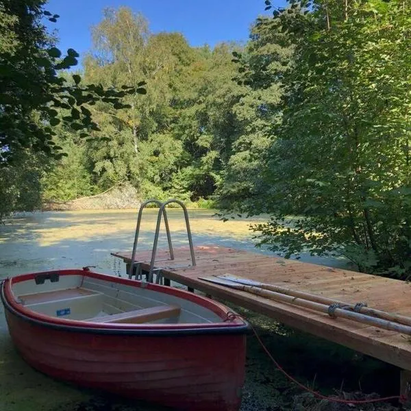 Kleines Ferienhäuschen im Grünen am Wasser, hotel v destinaci Grönwohld