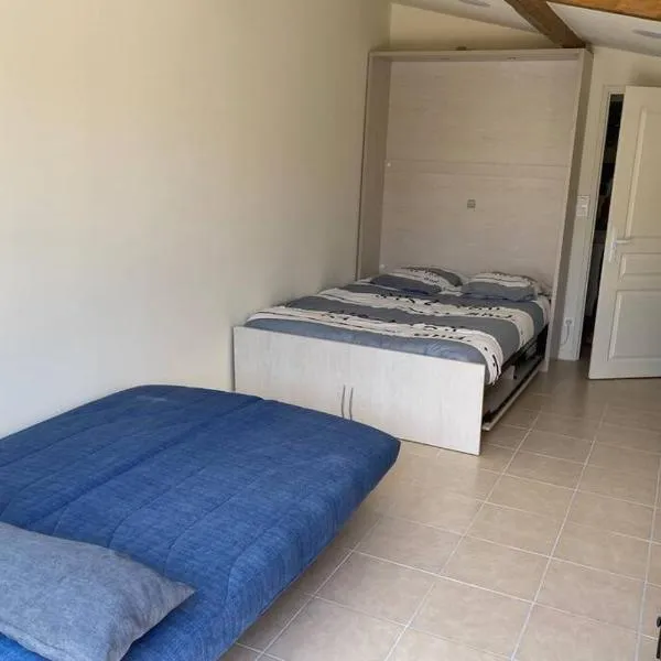 Loft 21 m² pouvant accueillir 4 personnes, hôtel à Monteux