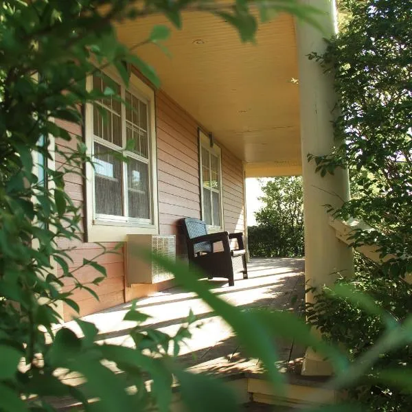 Silverwood Motel, hotel in Cavendish
