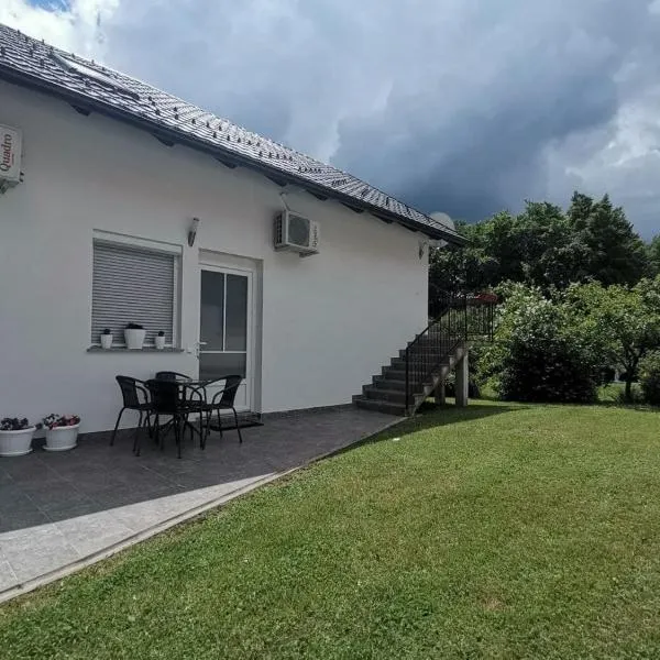 New apartment near Plitvice lakes, hôtel à Smoljanac