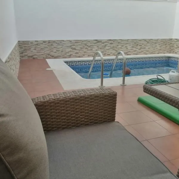 Bonita casa con piscina privada, hotel v destinaci Adamuz