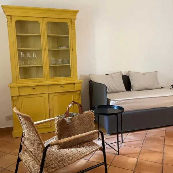 Nel borgo di Gaeta Palazzetto terra-cielo, Hotel in Gaeta