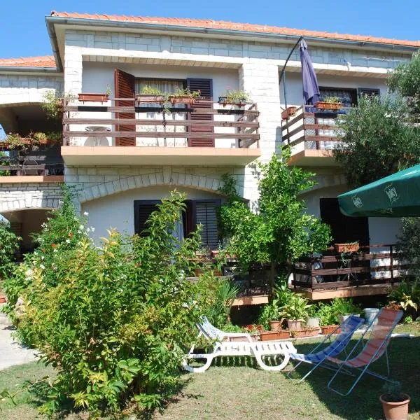 Buža, hotel v Sukošane