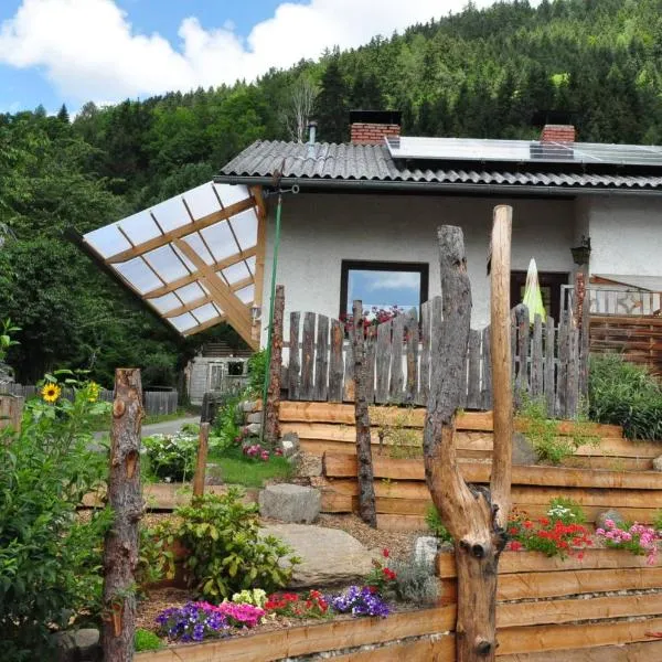Ferienhaus Weiss, hotel v destinaci Lind bei Scheifling