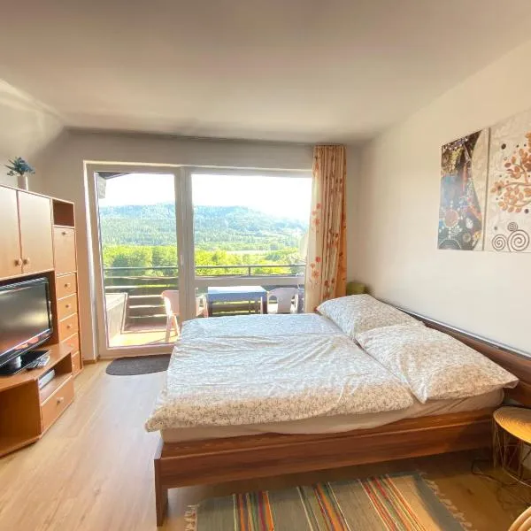 Velden Living Apartments - Schiefling Panorama, hotel v destinaci Schiefling am See