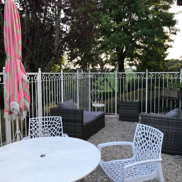 Le Clos des Moulins 2 rue des cotes de l'Héry no rue porte d'en bas – hotel w mieście Hautvillers