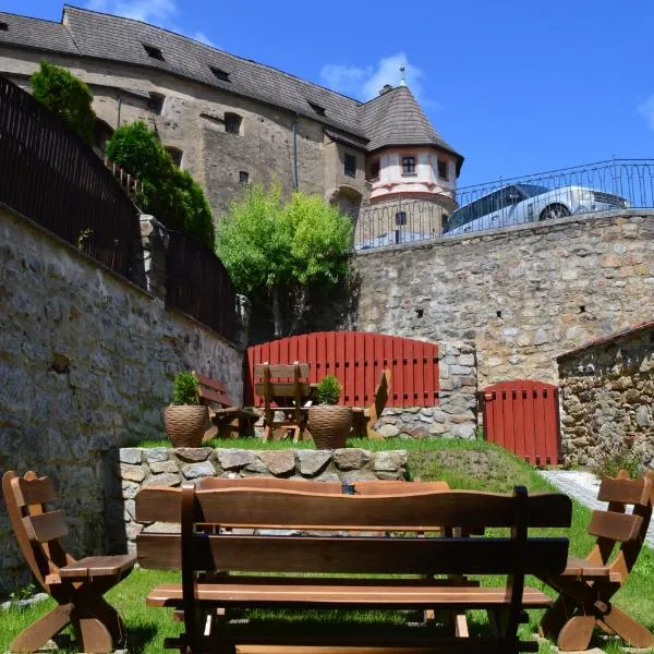 Egrensis Apartments, hotel v Lokti