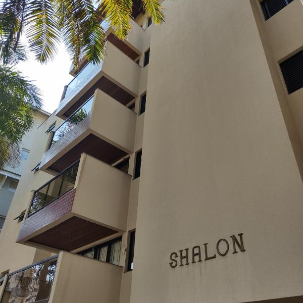Apartamento Ubatuba - Praia grande - 80m da Praia - Até 8 Pessoas - 2 Quartos Apto 102