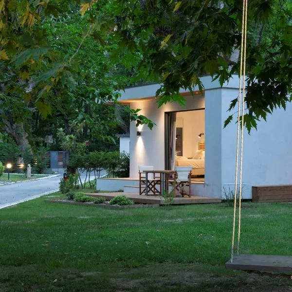 Gkaras Campsite & Apartments، فندق في Palaioi Poroi