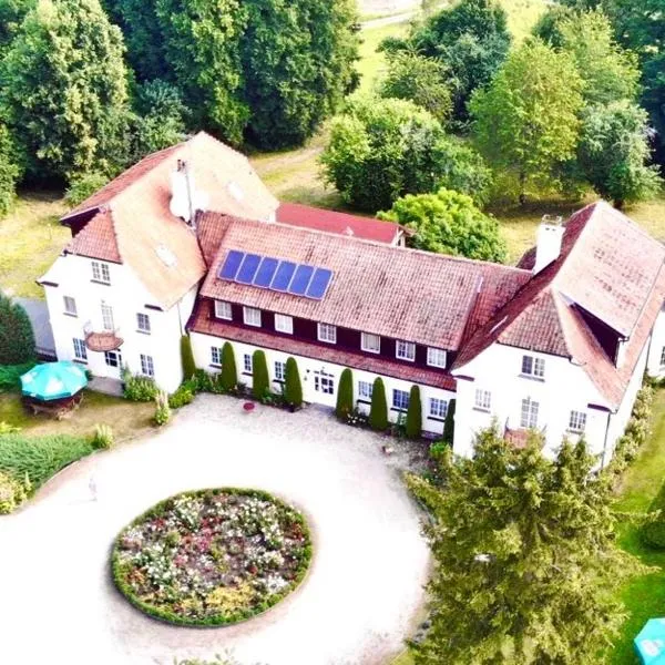 Pałac Wojciechy, hotel a Wojciechy