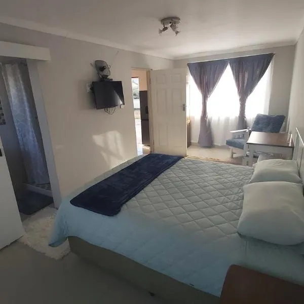 Cottage self catering unit with ensuite., מלון בBuffalo