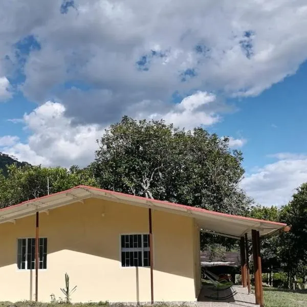 CASA CAMPESTRE LAS MARIAS, hotell sihtkohas Nocaima