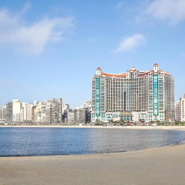 Four Seasons Hotel Alexandria At San Stefano, hotel in Al Ma‘mūrah