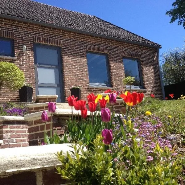 Chambres chez L’habitant, hotel in Frasnes