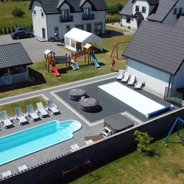 Apartamenty Maja -Pokoje - Domy wakacyjne -Basen Podgrzewany -Jacuzzi - Sauna, hotel v destinaci Leba