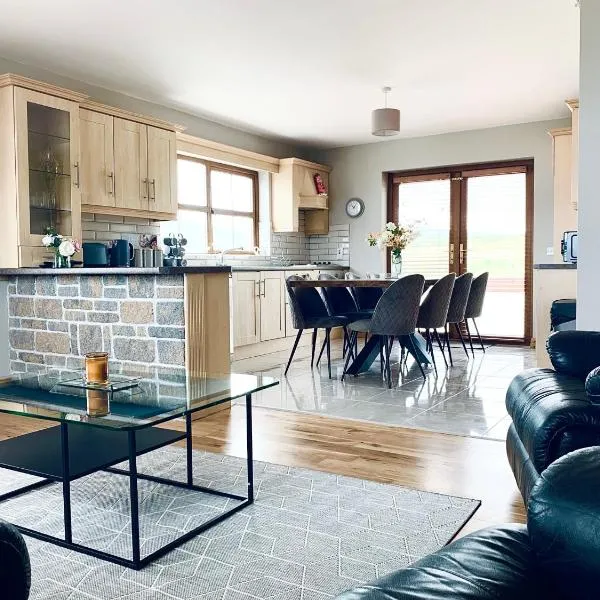 Wild Atlantic Way House, hotel en Achill
