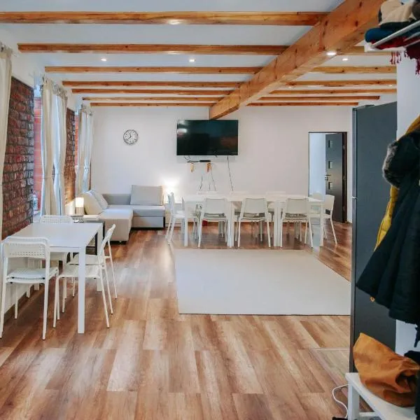 Kali Host Home Away From Home, hotel in Târgu-Mureş