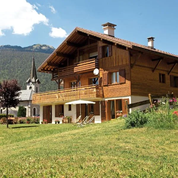 La Passerelle chambre au calme proche la Clusaz et Grand Bornand: Saint-Jean-de-Sixt şehrinde bir otel