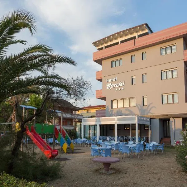 HOTEL NARCISi2, готель у місті Розето-дельї-Абруцці