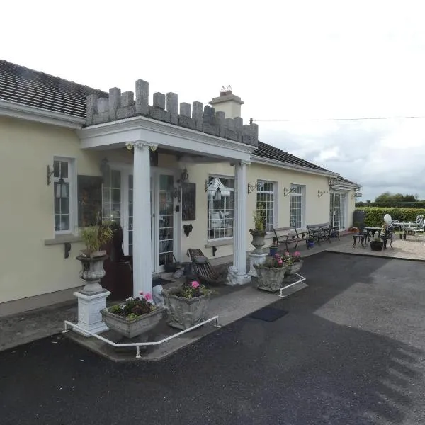 Bunratty Castle Mews B&B, hotel in Kilmurry