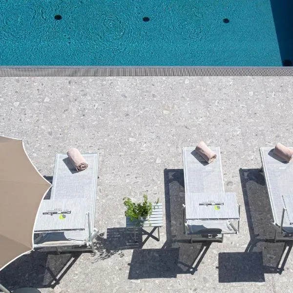 Hotel Mealba, hotel Saronnóban