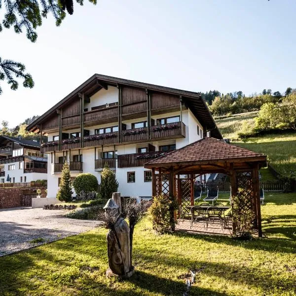 Raschötzhof, hotel v destinaci Funes