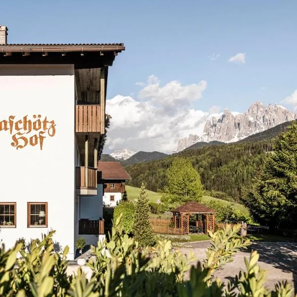 Raschötzhof, hotel a Funes