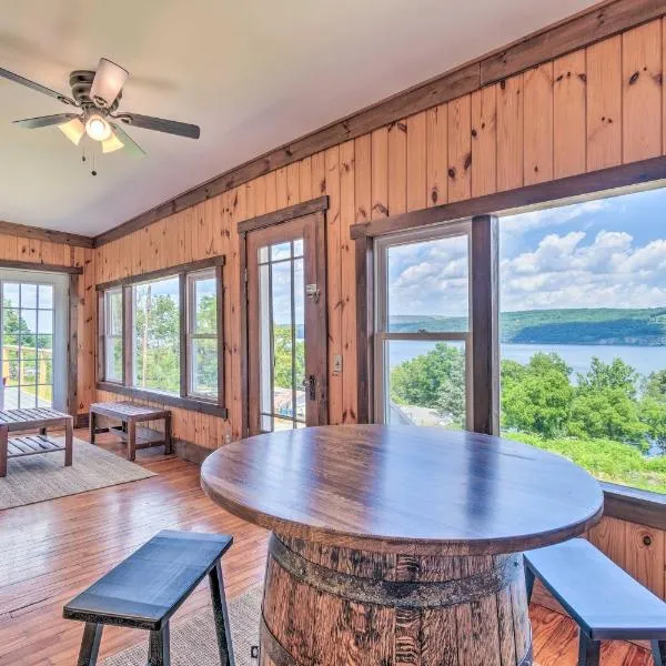 Watkins Glen Lakeview Cottage with Waterfall!, hotel v destinaci Watkins Glen