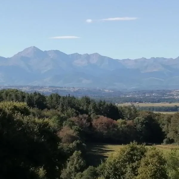 Hello Pyrenees, מלון בSaint-Sever-de-Rustan